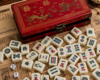 9 Celluloid Mah Jong Tiles - Vintage Ma Jiang / Mahjong Chinese