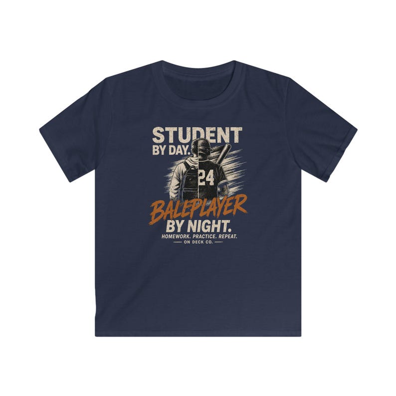 Honkbalspeler T-shirt voor de start van het schooljaar, T-shirt met de tekst "Huiswerk oefenen herhalen", cadeau voor student-atleten (jongens en meisjes), jeugdteam voor honkbalseizoen afbeelding 9