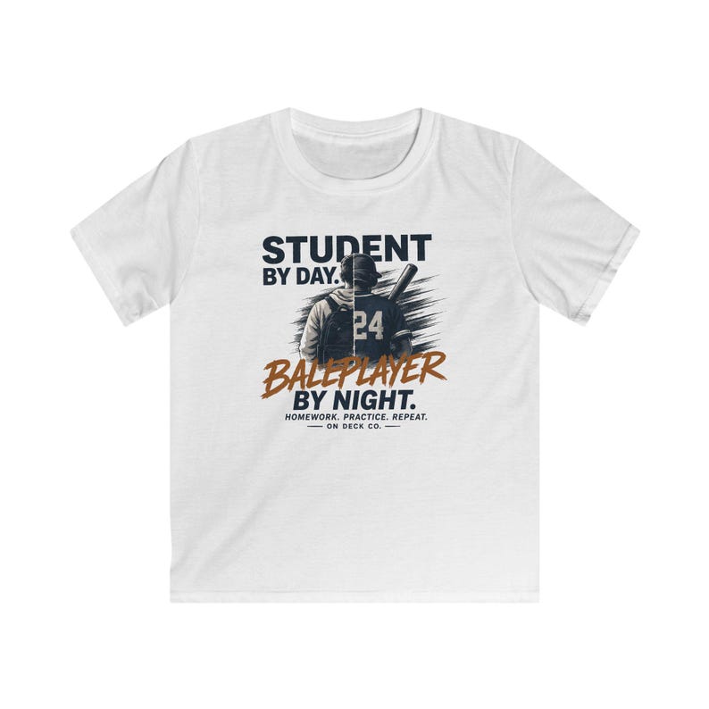 Honkbalspeler T-shirt voor de start van het schooljaar, T-shirt met de tekst "Huiswerk oefenen herhalen", cadeau voor student-atleten (jongens en meisjes), jeugdteam voor honkbalseizoen afbeelding 10