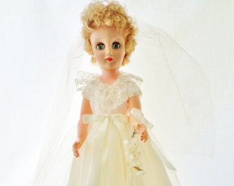 Jahrgang 14R-1 19" Braut Puppe, blonde Haare, blaue Schlafaugen, Original Kleid, Schleier, Höschen und Schuhe, 1957-1965, Vinyl, Kunststoff, Premier Ring