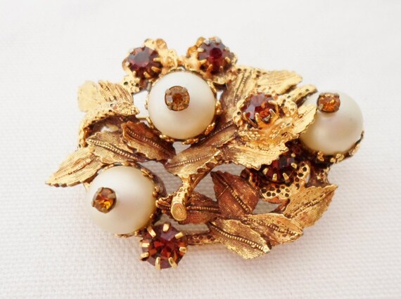 Brooch Gold Acorn With Three White Pearls & Amber… - image 1