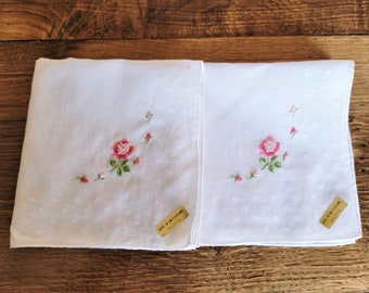 Vintage Schweiz Set von 2 alle Baumwolle Hand bestickt Taschentuch, weiß, rosa Blumen, gepunktet, feminin, Frühling, Sommer, Hochzeit