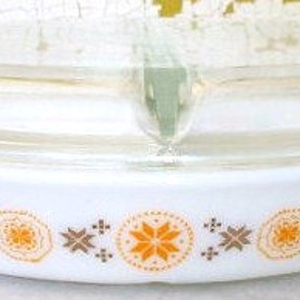 Vintage Pyrex Town & Country Pattern Divided Covered Casserole Dish Orange and Brown 1 1/2 Quart