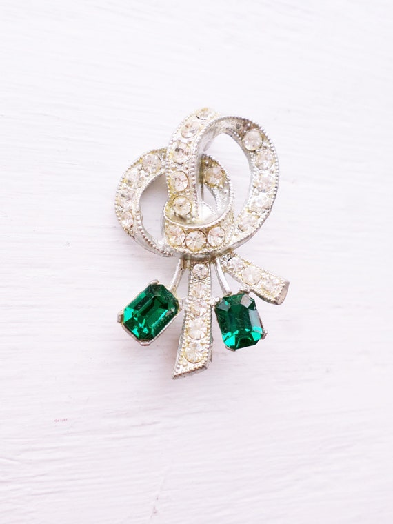 Vintage Emerald Cut Emerald Green Rhinestone & Cle