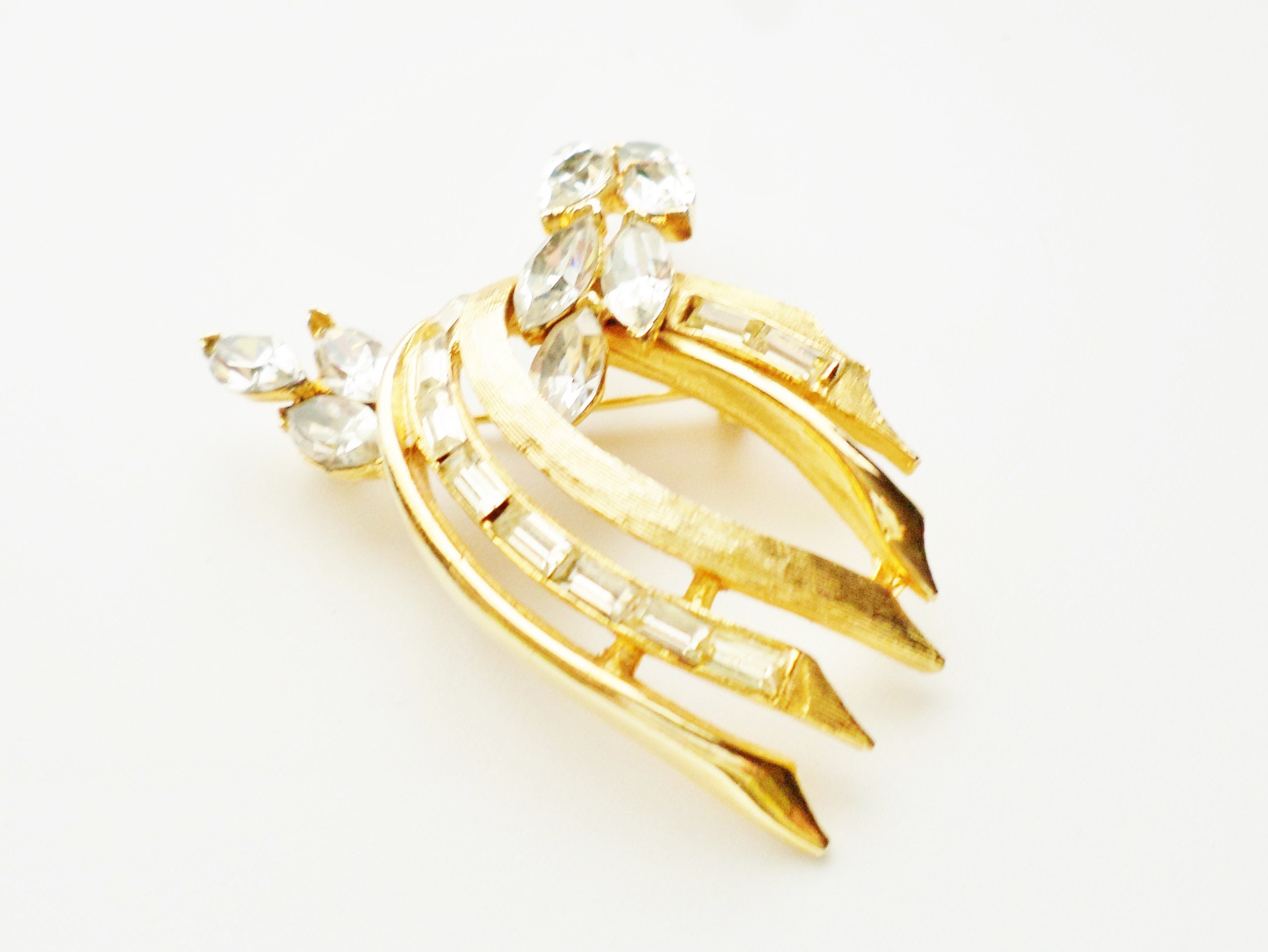 Vintage Brooch Brushed Gold Tone Shiny Gold Tone, Marquise