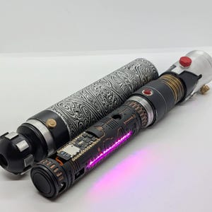 VL-36 lightsaber image 9