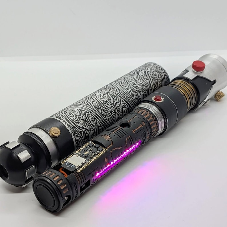 VL-36 lightsaber image 9