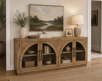 Extra grote massief houten buffetkast met gebogen glazen deur