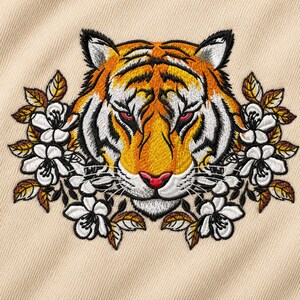 Broderidesign med tigerblommor, maskinfil för vilda djur (digital nedladdning)