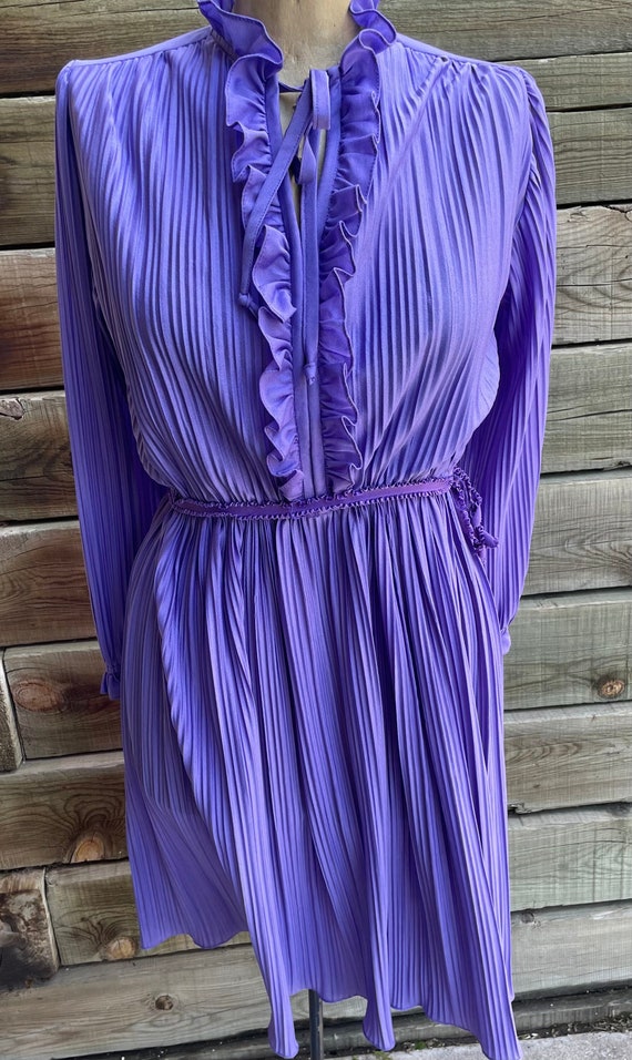 Vintage 70s 80s Lilac Purple Pleated and Ruffled D