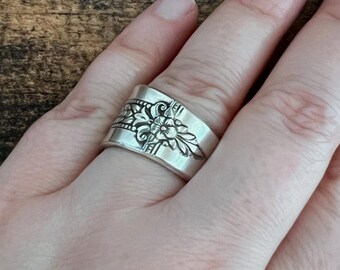 Size 6 Spoon Ring - Vintage, Silverplate, Floral, Handcrafted
