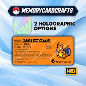 Może przedstawiać: Prostokątna pomarańczowa naklejka z projektem etykiety Nintendo Game Boy Color, czarnym tekstem, specyfikacjami technicznymi i grafiką pikselowego Charizarda. Naklejka zawiera tekst MEMORYCARDCRAFTS oraz 2 HOLOGRAPHIC OPTIONS.
