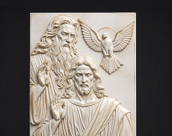 Può includere: Una scultura in rilievo rettangolare color bianco sporco con un dettagliato bassorilievo di due figure con capelli lunghi e barba, una posizionata dietro l'altra, con una colomba sopra. Il testo STL Model è visibile in alto a sinistra.