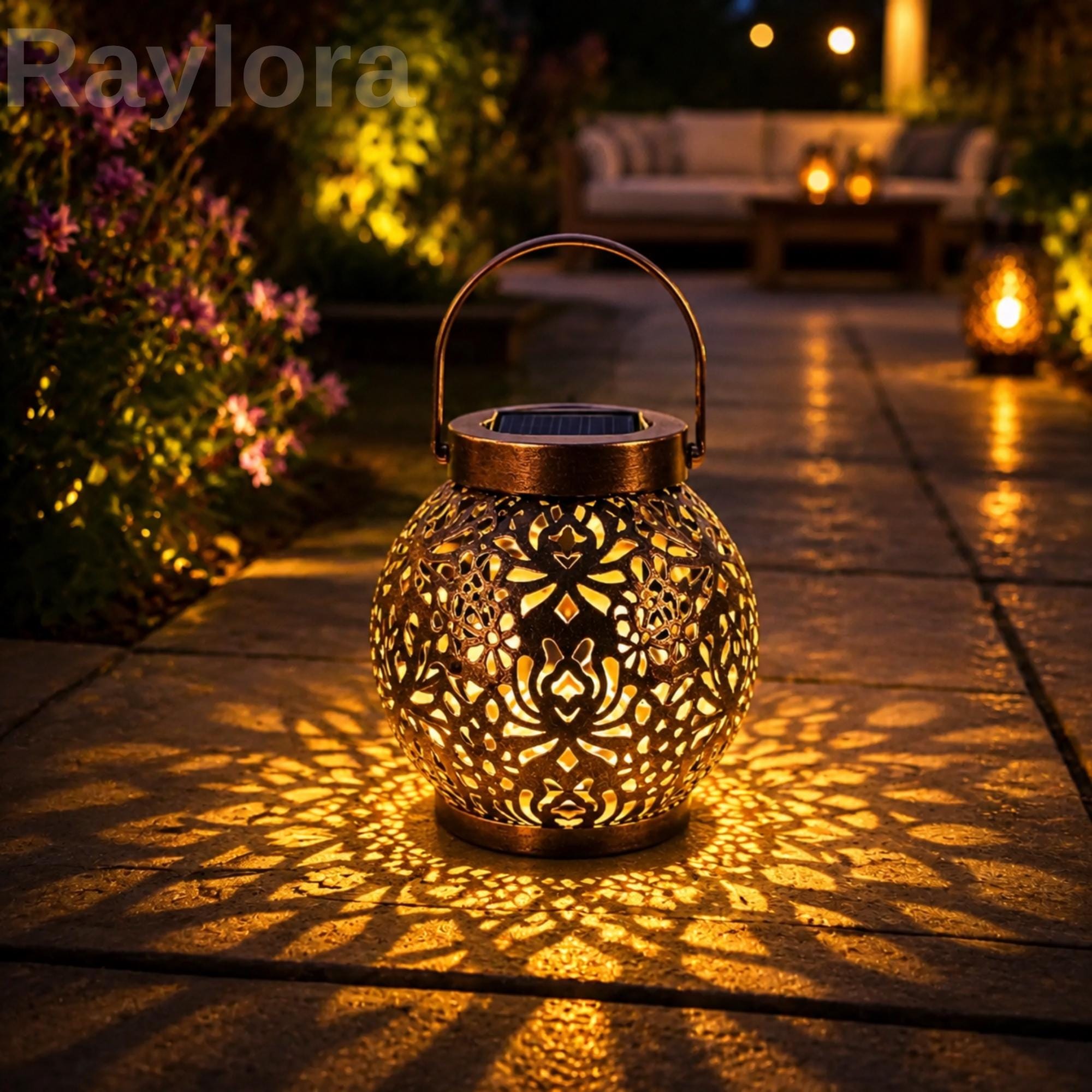 Outdoor hanging lantern