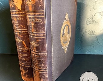 1878年版アンティーク シェイクスピア全集 · 2巻組革装丁 · チャールズ・ナイト版 · 金箔押し肖像画表紙 · 鋼版画 · 展示用書籍