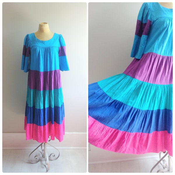 Vintage 1980er Jahre Regenbogen Zelt Tarpeze Kleid Sommer Sonnenkleid Tiered Gown