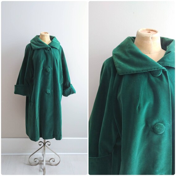 Medium Vintage Womens Plush Velvet Opera Swing Coa