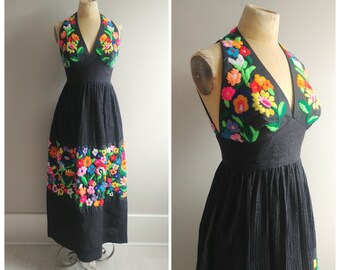 X-Small Vintage 1970s Womens Mexican Wedding Dress Black Colorful Embroidered Gown