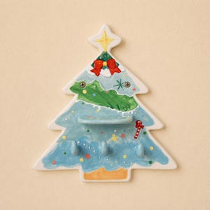 Llavero de cerámica con forma de árbol de Navidad personalizado, estante de pared para llaves, gancho para llaves, lazo azul y verde, decoración de bastón de caramelo, regalo