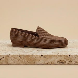 Mocasines de rafia marrón, mocasines marroquíes tejidos, zapatos de verano bohemios sin cordones para hombre. imagen 4