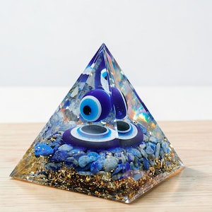 Boze oog-orgonietpiramide, lapis lazuli-healing kristallen piramide, reiki-energiebescherming steendecor, spiritueel cadeau Nazar-oog
