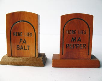 vintage Ma - Pa Tombstone Salt Pepper Shakers, Souvenir Kitschy, ensembles de poivre de sel de collection, cadeau Gag, cadeau d’éléphant blanc