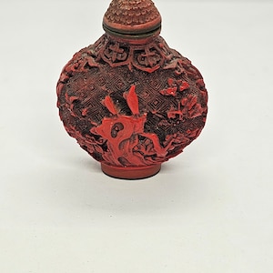 CHINESE RED CINNABAR Carved Resin Minature Snuff Bottle Perfume Bottle Asian Snuffer Bottle