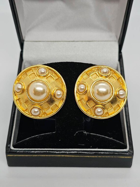 Bob Mackie Faux Pearl Gold Tone Round Clip On Ear… - image 2