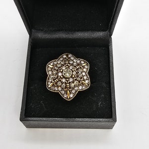 Heidi DAUS Lavaliere Flower Star Pavé Crystal Ring Size 9