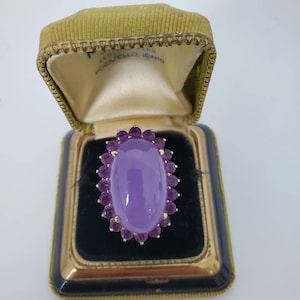 Estate PTJ Lavender Jade and Amethyst 14 Karat Yellow Gold Cocktail Ring