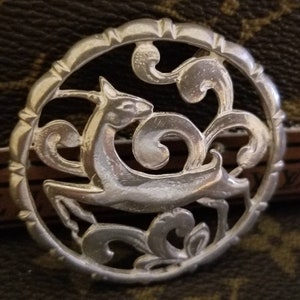 Vintage 925 Sterling Silver Deer Art Deco Style Filigree Pendant Round 17 grams