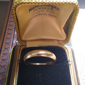 14 Karat Yellow Gold 5mm Wedding Band