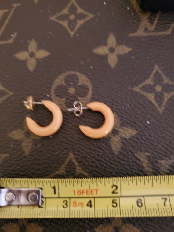 Vintage Bakelite Yellow Hoop Earrings - image 3