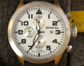 Invicta Chronograph Water Resistant Watch new in box white face watch