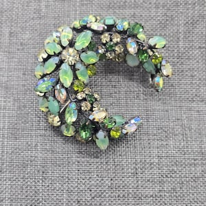 Schreiner NYC Aurora Borealis Green Rhinestone Crescent Shaped Flower Broach Signed VERY RARE