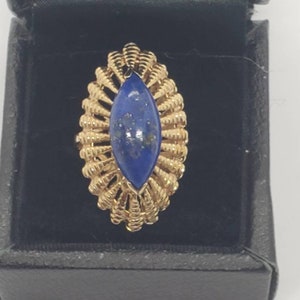 Beautiful 1960s Lapis and 14 karat Yellow Gold Cocktail Ring