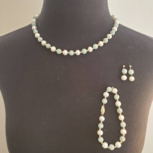 14 Karat Yellow Gold 8mm Pearl And Jade Jadeite Necklace Bracelet And Earring Set
