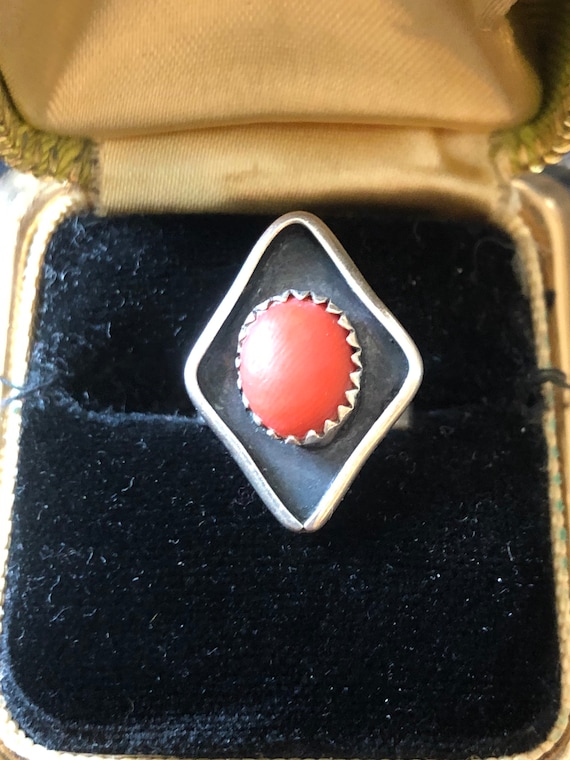 Antique Navajo Sterling Silver Onyx And Coral Ring