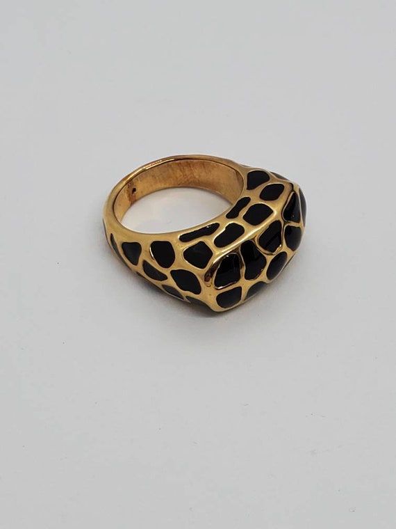 14 Karat Yellow Gold and Black Enamel Giraffe Patt