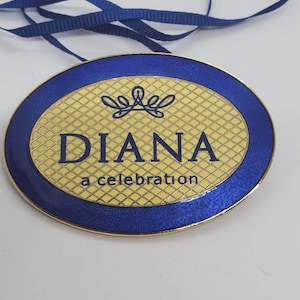 Princess Diana A Celebration Exhibit Volunteer Enamel Gold Tone Brooch Pedent 2005 VERY RARE