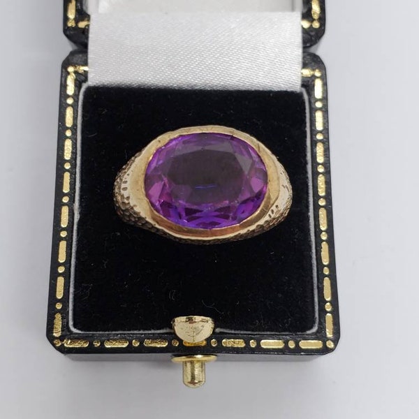 Mid Century Oval Amethyst And 9 Karat Yellow Gold Statement Ring Size 6