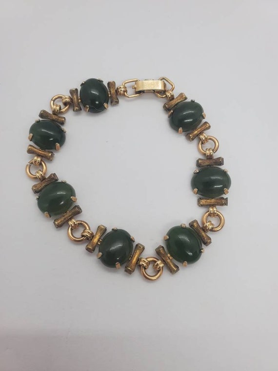 Krementz Gold Tone And Jade Cabochons Bracelet Sig