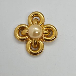 Joan Rivers Faux Pearl Gold Tone Brooch Signed