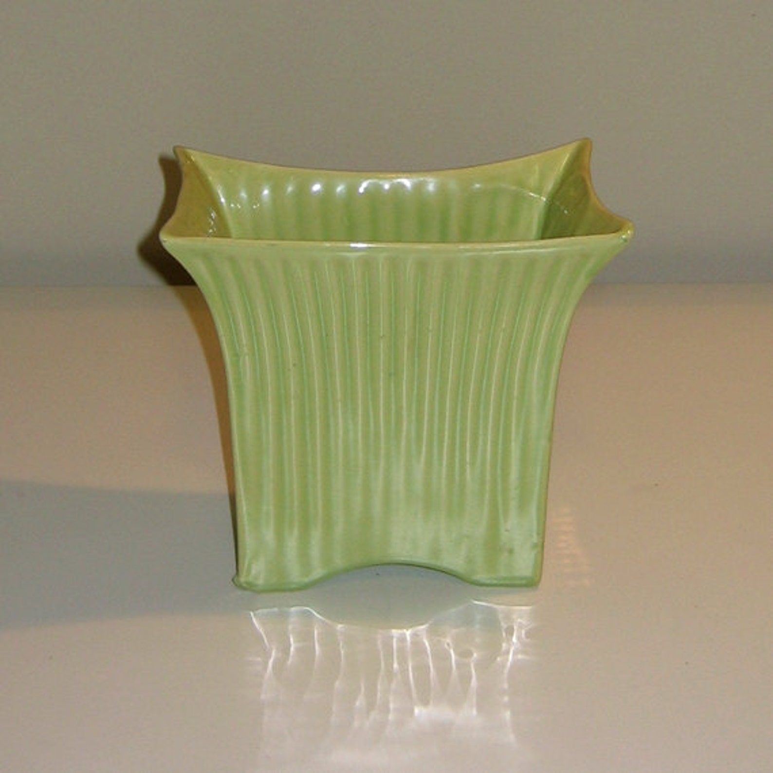Vintage Marietta Modern M-103 Apple Green Vase | Etsy