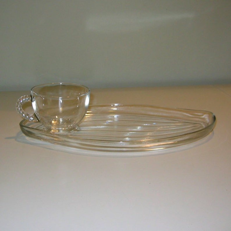 Federal Glass Hawaiian Leaf Pattern Set of 6 Vintage 1950s Snack Set