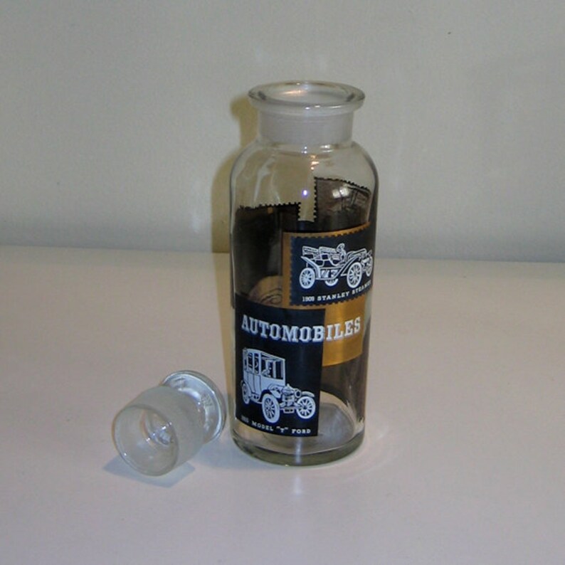 Vintage Classic Cars Decanter with Classic Motor Car Designs