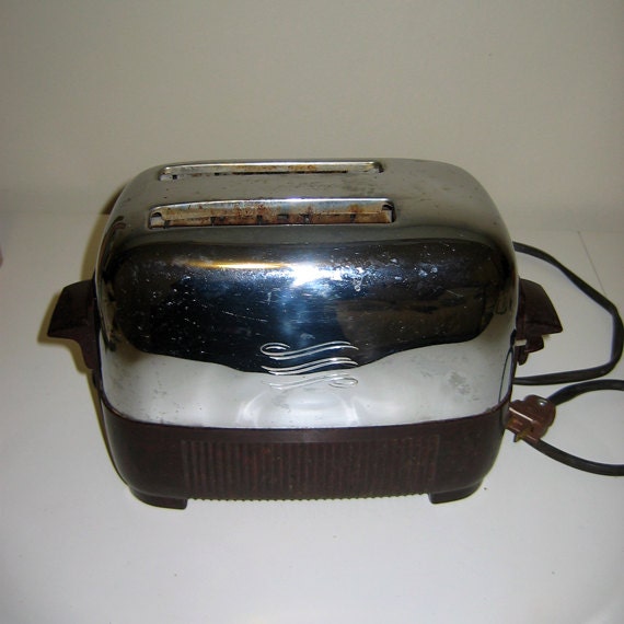 Mid-century General Electric GE Bakelite & Chrome Two Slice Toaster 