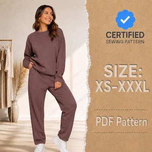Puede incluir: Un conjunto de sudadera de manga larga y pantalones de chándal de color marrón. La imagen incluye el texto: CERTIFIED SEWING PATTERN, SIZE: XS-XXXL y PDF Pattern. El diseño presenta una parte superior de cuello redondo y pantalones largos.