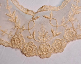 Vintage Lace Collar Flowers Embroidered on Net Faux Pearl Button Delicate