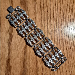 Vintage Coro Bracelet Signed Silver Tone Metal Wide Link Cuff 7 Inches Long